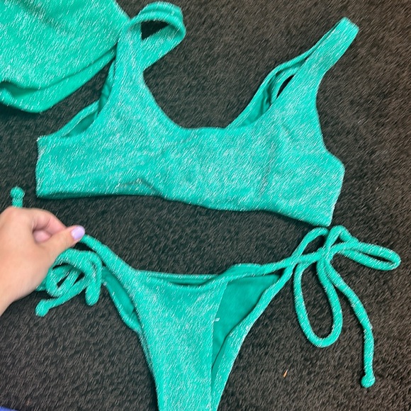 Frankie’s bikini set! Cover up both size L. Bikini top L and bottoms size M - Picture 9 of 12